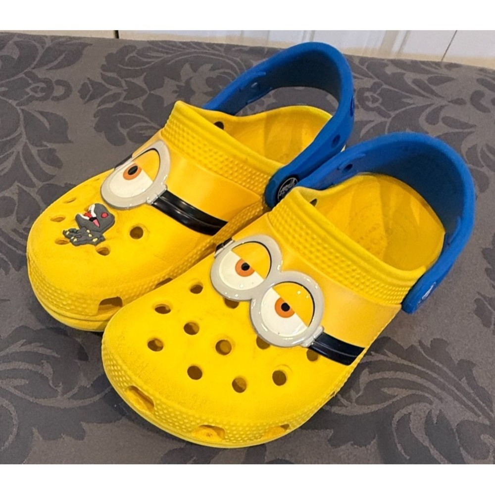 Crocs Minions C12 Kids Clogs Yellow Blue Despicable Me Slip On Sandals